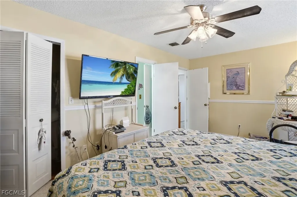 631 SE 12th Avenue Cape Coral FL 33990