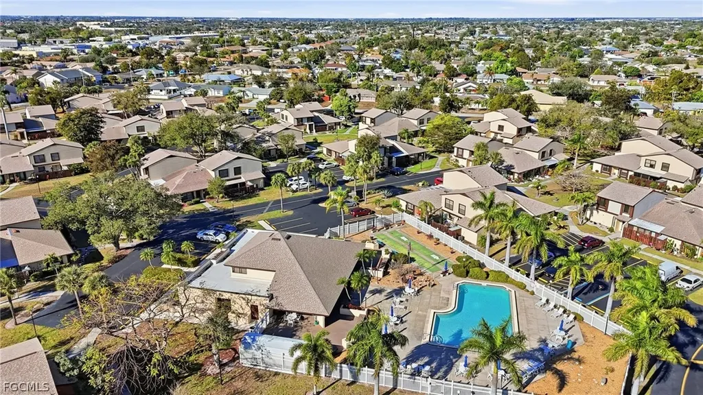 631 SE 12th Avenue Cape Coral FL 33990
