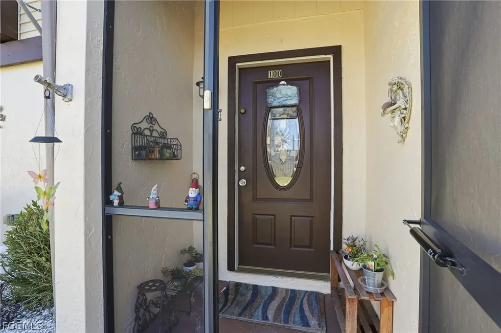631 SE 12th Avenue Cape Coral FL 33990
