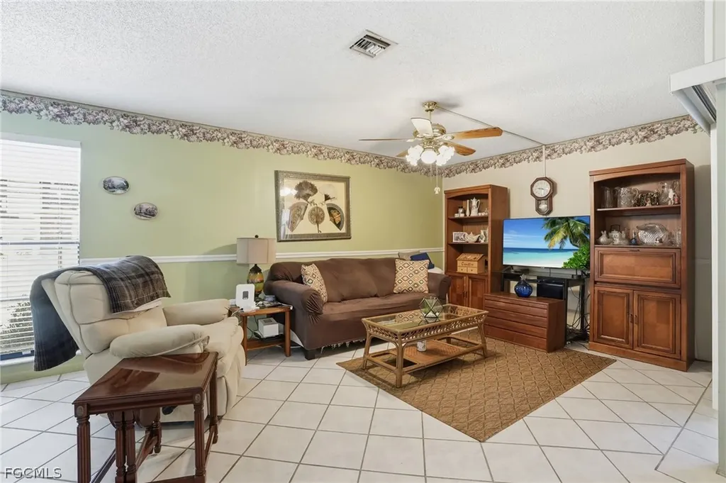 631 SE 12th Avenue Cape Coral FL 33990