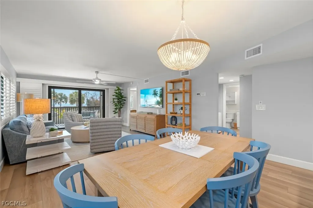 1919 Olde Middle Gulf Drive Sanibel FL 33957
