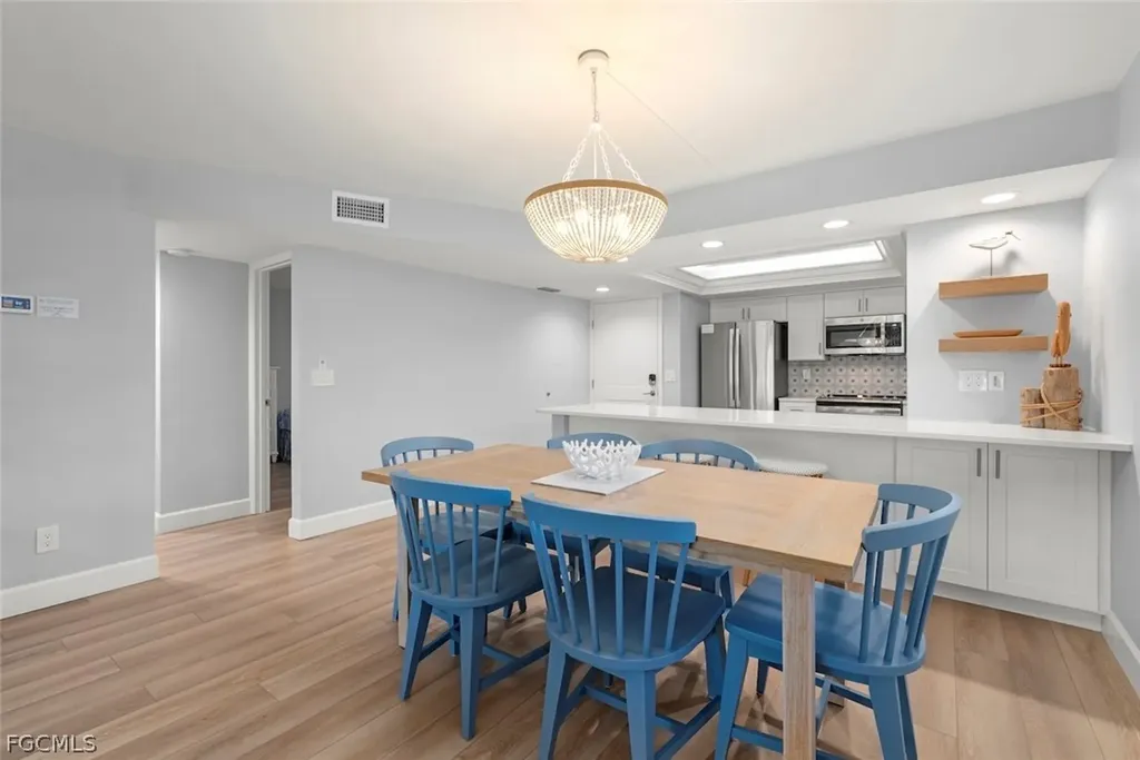 1919 Olde Middle Gulf Drive Sanibel FL 33957