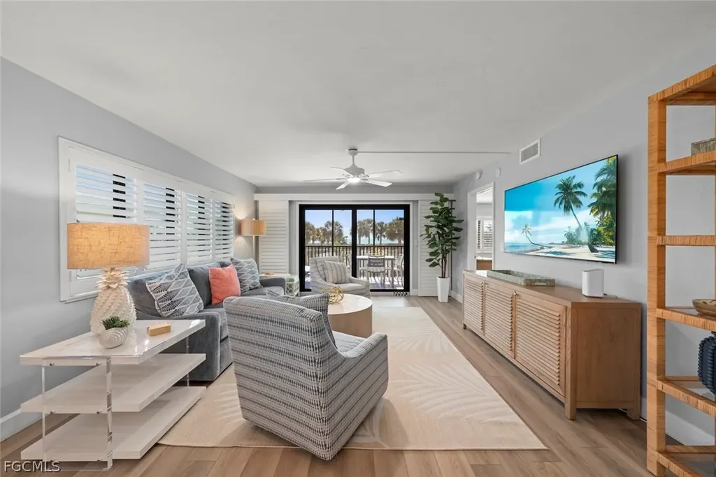 1919 Olde Middle Gulf Drive Sanibel FL 33957