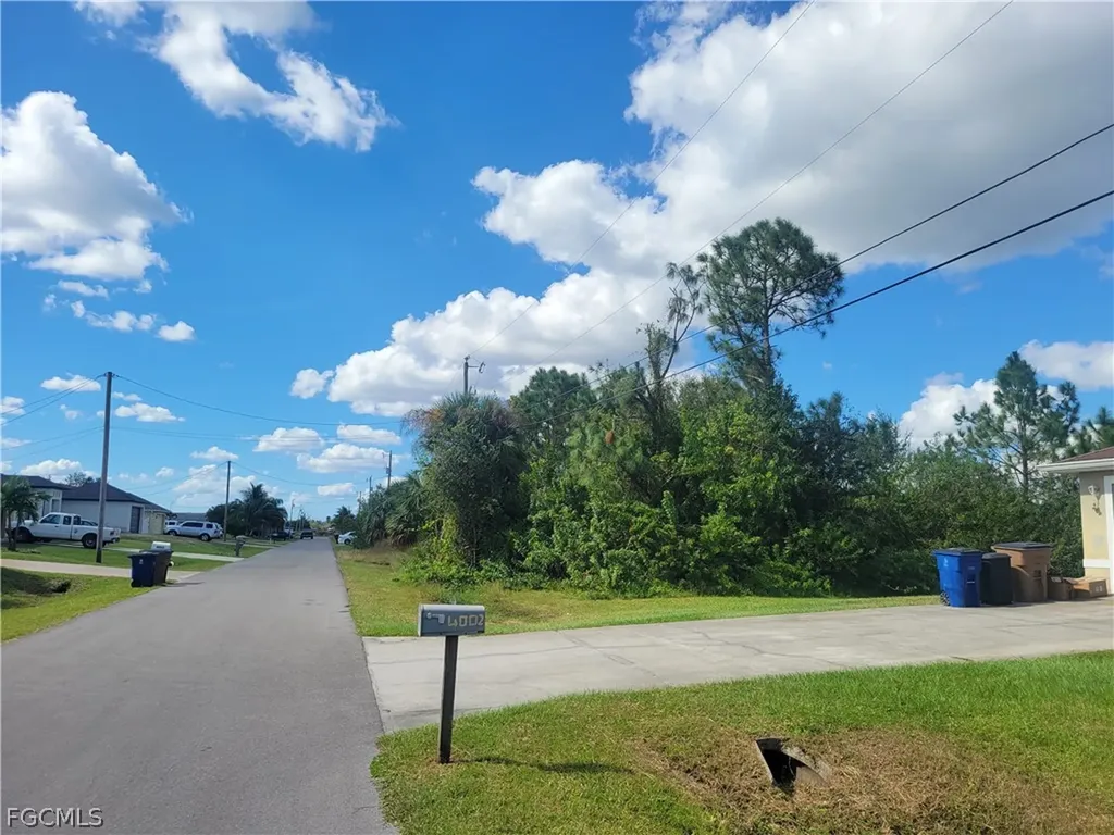 4006 4 Street SW Lehigh Acres FL 33976