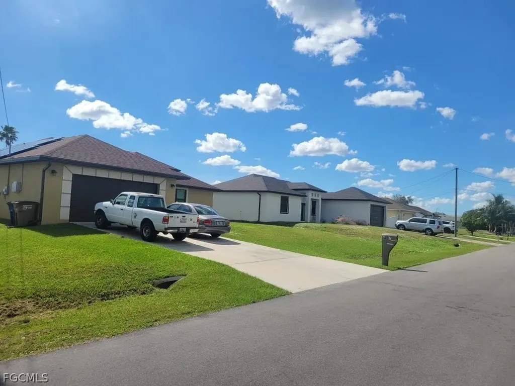 4006 4 Street SW Lehigh Acres FL 33976