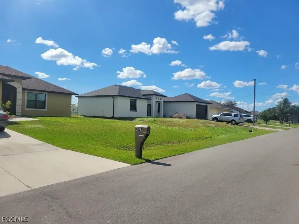 4006 4 Street SW Lehigh Acres FL 33976