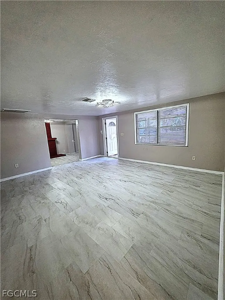 135 Powell Creek Circle North Fort Myers FL 33917