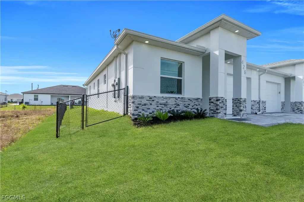 424-426 Grant Boulevard Lehigh Acres FL 33974