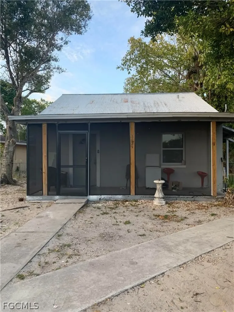 3131 Market Street Fort Myers FL 33916