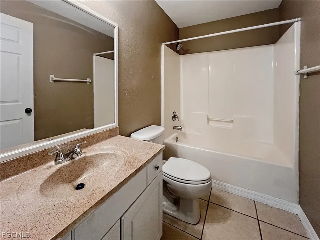 5231 27th Street SW Lehigh Acres FL 33973