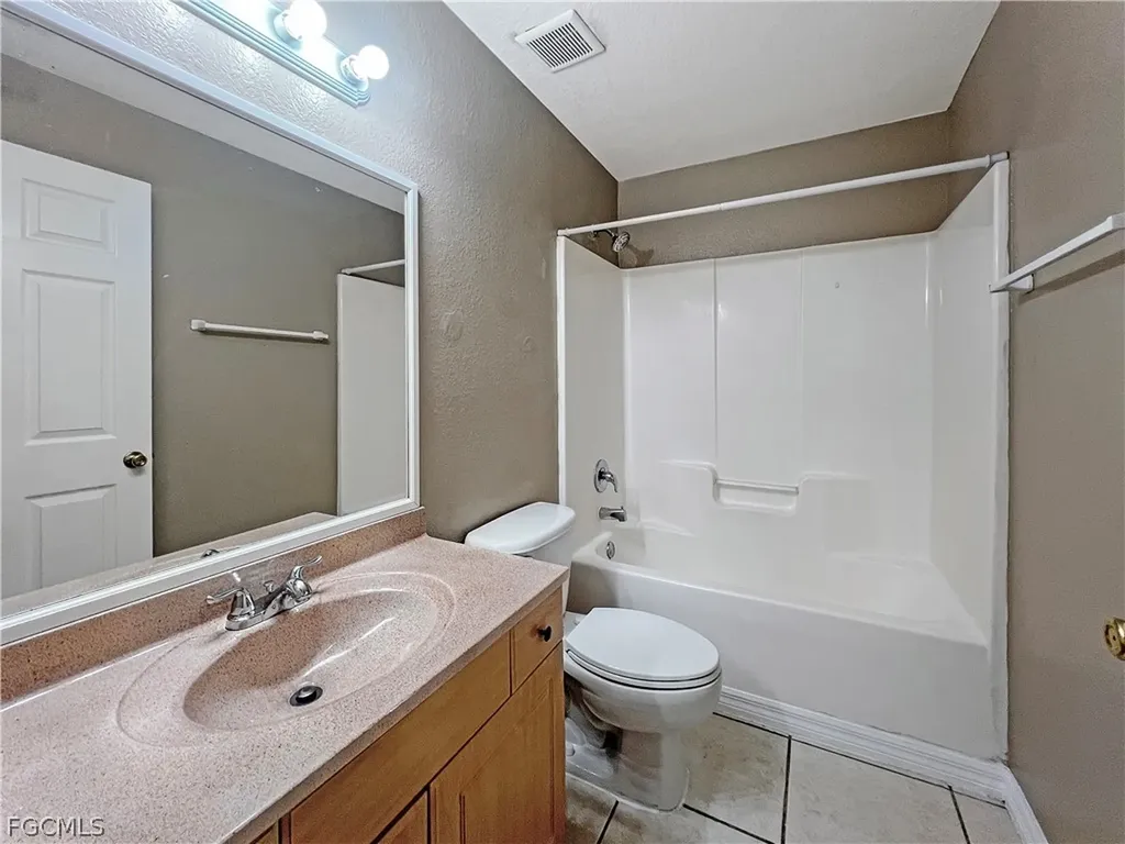 5231 27th Street SW Lehigh Acres FL 33973