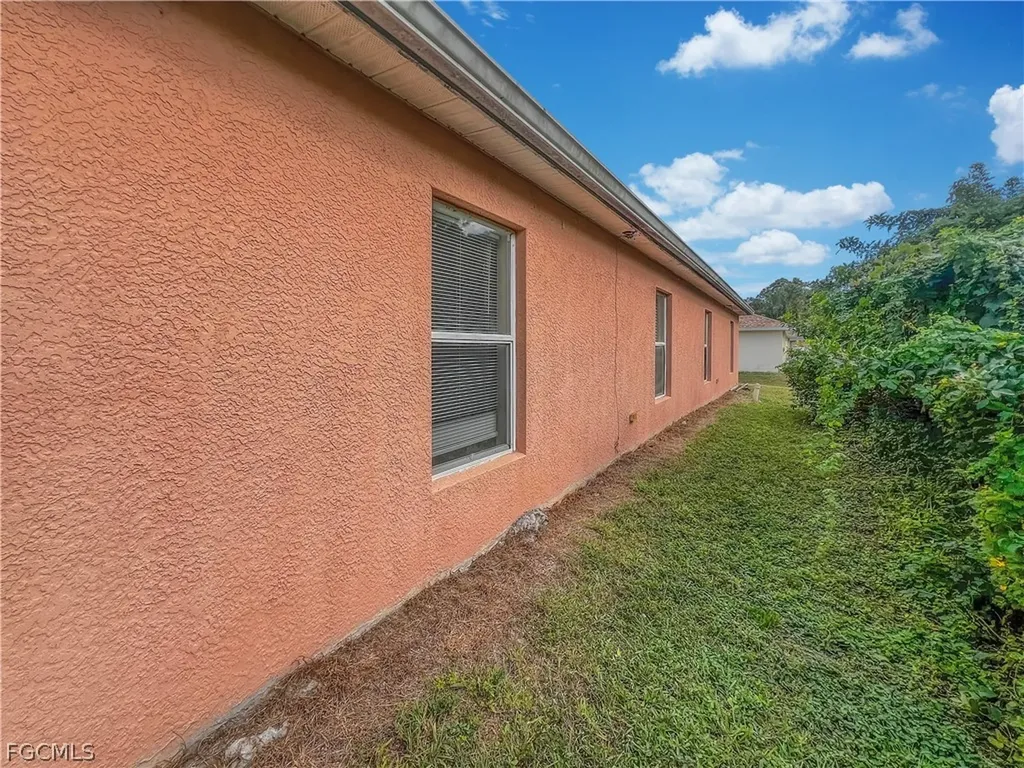 5231 27th Street SW Lehigh Acres FL 33973