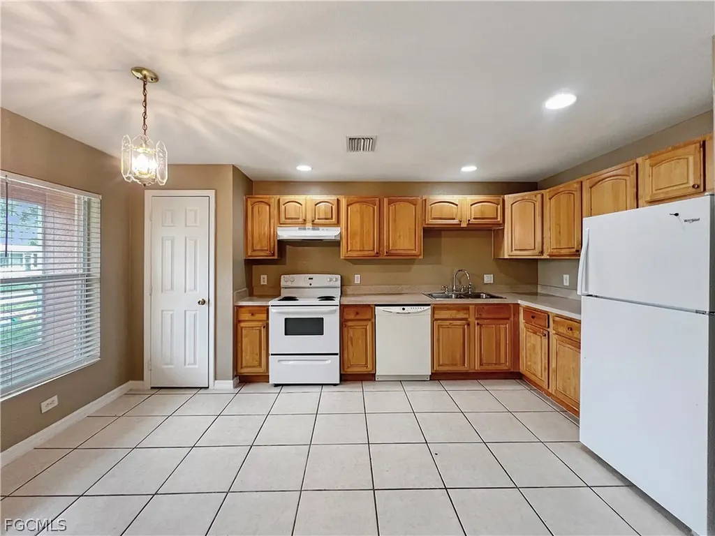 5231 27th Street SW Lehigh Acres FL 33973