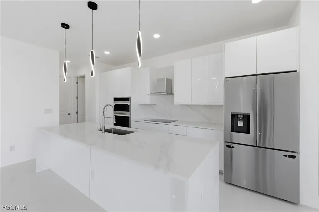 401 NW 25th Avenue Cape Coral FL 33993