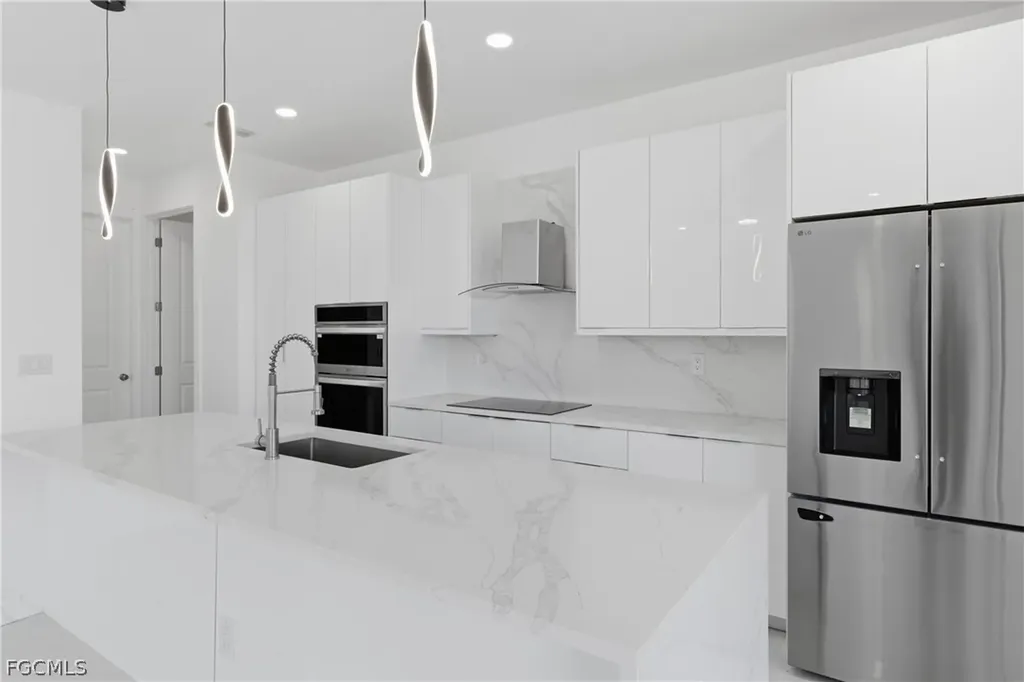 401 NW 25th Avenue Cape Coral FL 33993
