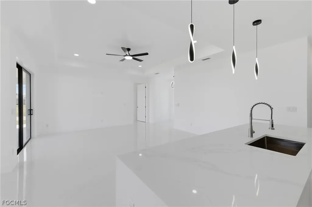401 NW 25th Avenue Cape Coral FL 33993