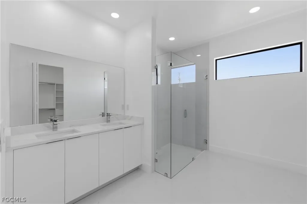 401 NW 25th Avenue Cape Coral FL 33993