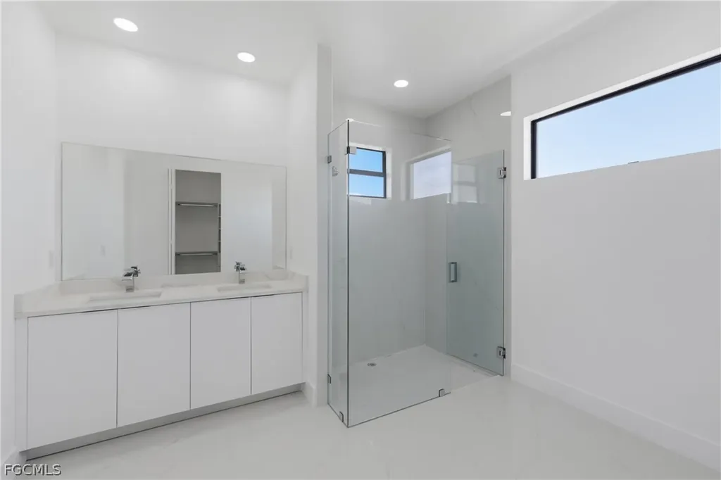 401 NW 25th Avenue Cape Coral FL 33993