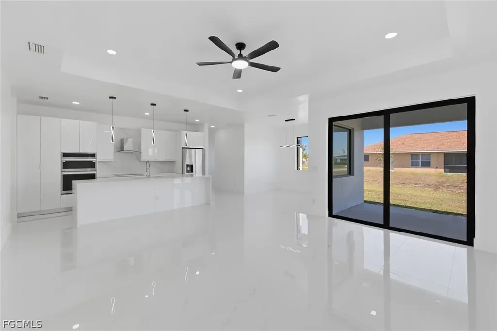 401 NW 25th Avenue Cape Coral FL 33993
