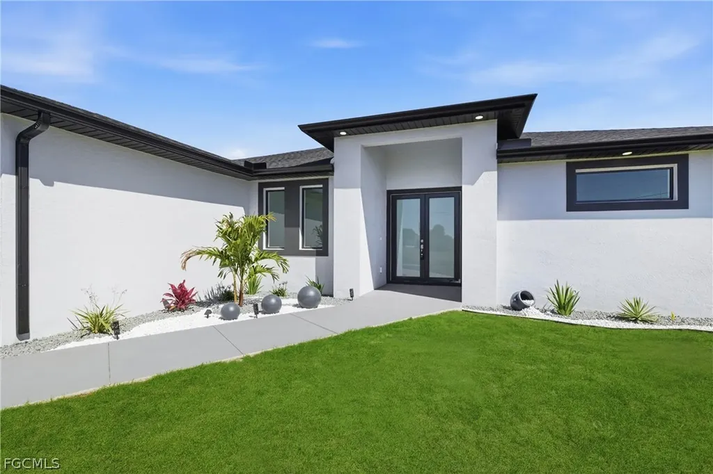 401 NW 25th Avenue Cape Coral FL 33993