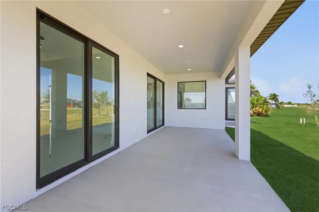 401 NW 25th Avenue Cape Coral FL 33993