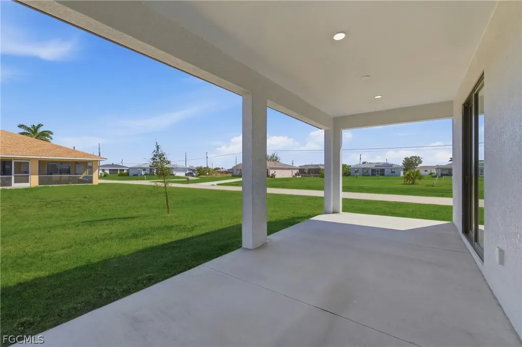 401 NW 25th Avenue Cape Coral FL 33993