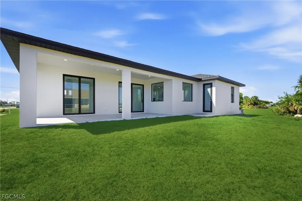 401 NW 25th Avenue Cape Coral FL 33993