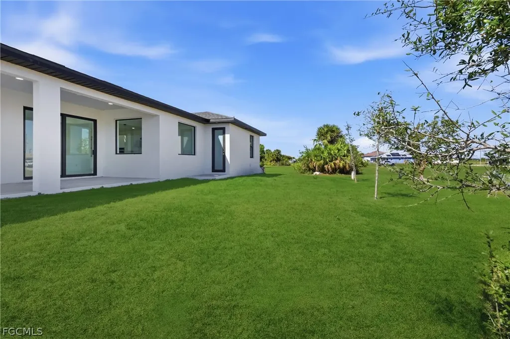 401 NW 25th Avenue Cape Coral FL 33993