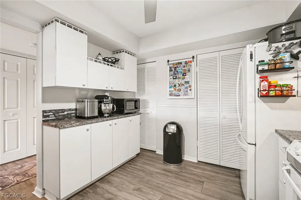 2069 W Lakeview Boulevard North Fort Myers FL 33903