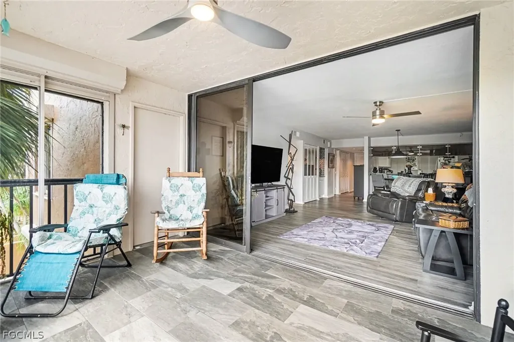 2069 W Lakeview Boulevard North Fort Myers FL 33903