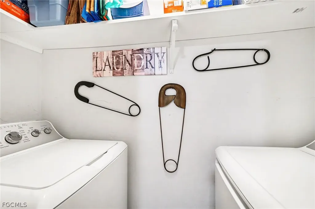 2069 W Lakeview Boulevard North Fort Myers FL 33903