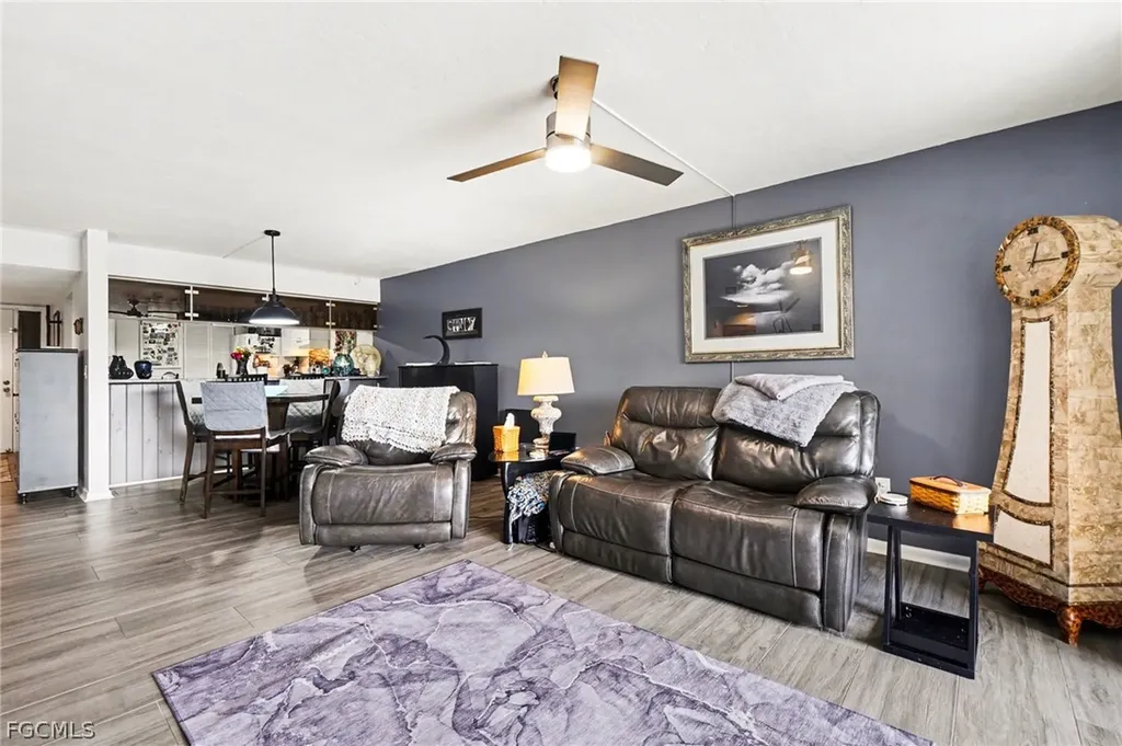 2069 W Lakeview Boulevard North Fort Myers FL 33903