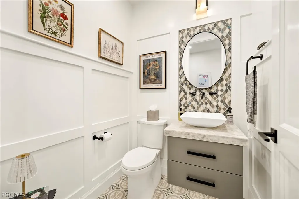 1125 Central Avenue Naples FL 34102