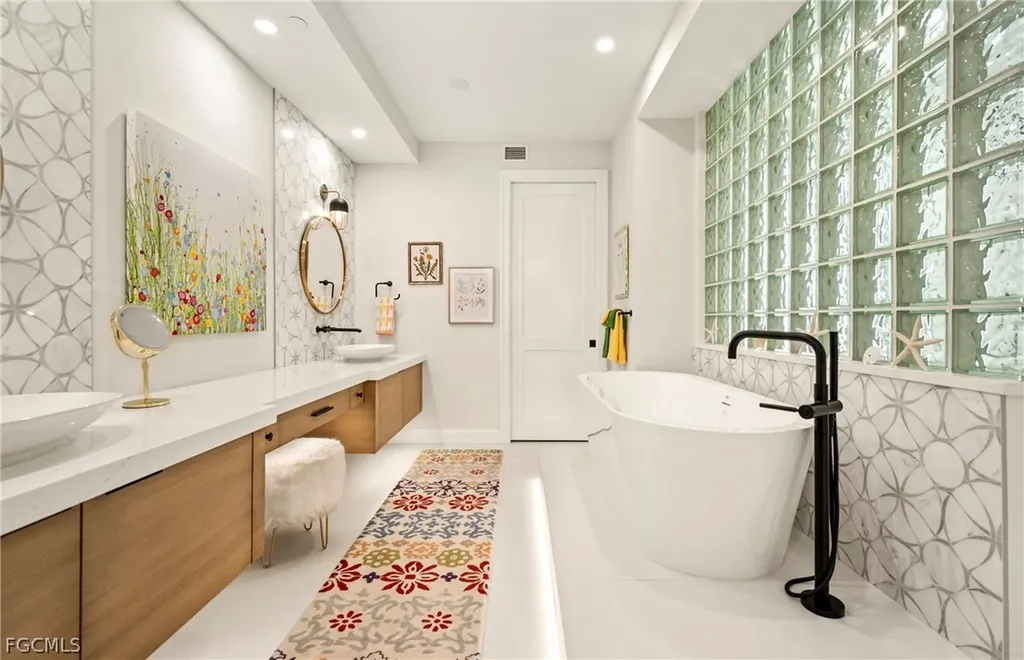 1125 Central Avenue Naples FL 34102