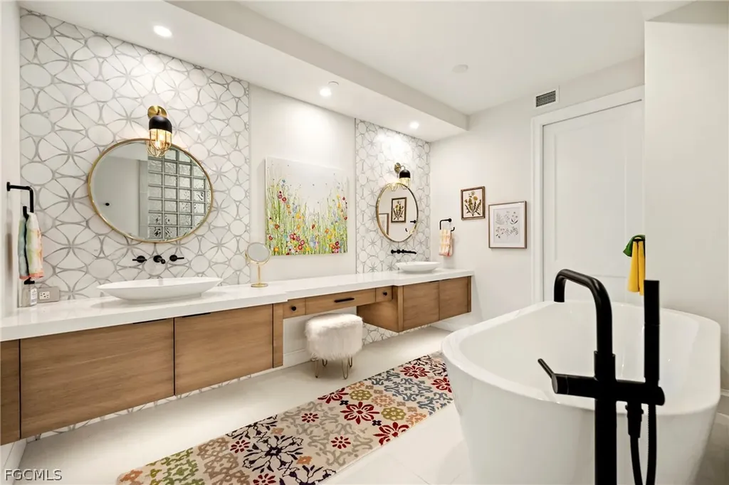 1125 Central Avenue Naples FL 34102
