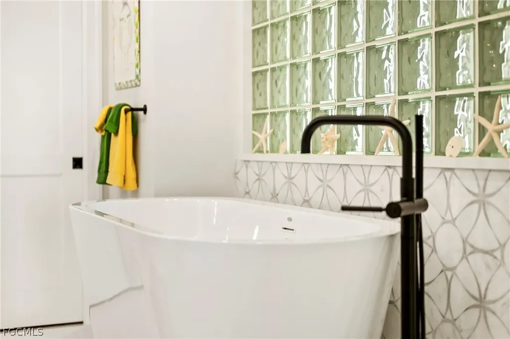1125 Central Avenue Naples FL 34102