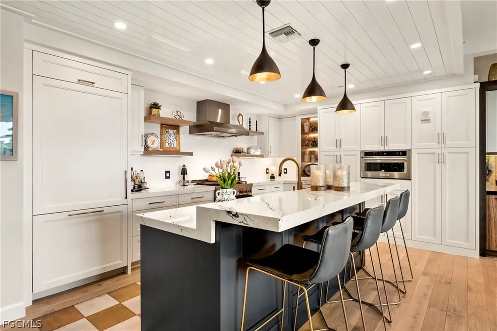 1125 Central Avenue Naples FL 34102