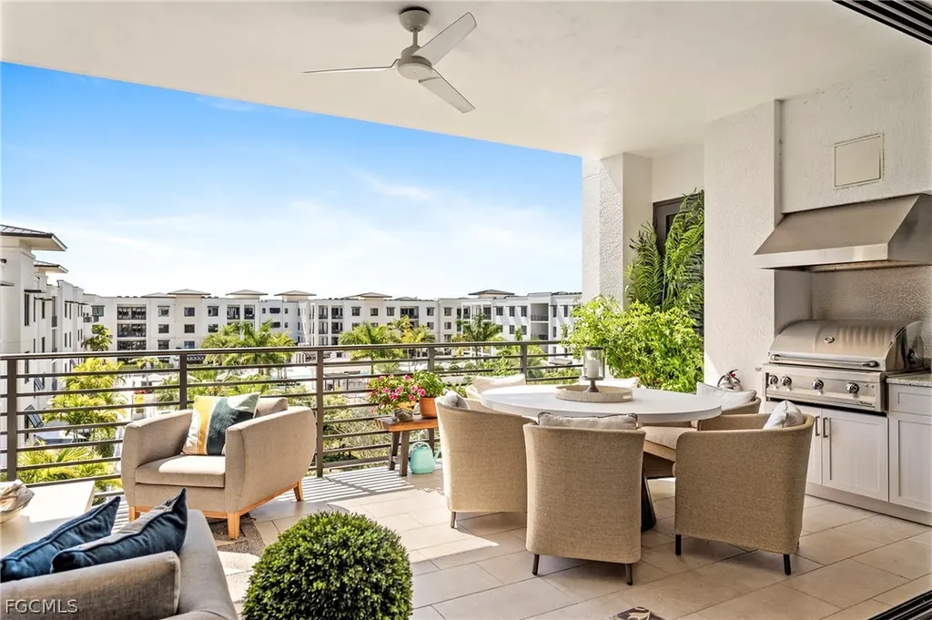 1125 Central Avenue Naples FL 34102