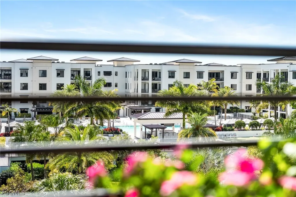 1125 Central Avenue Naples FL 34102