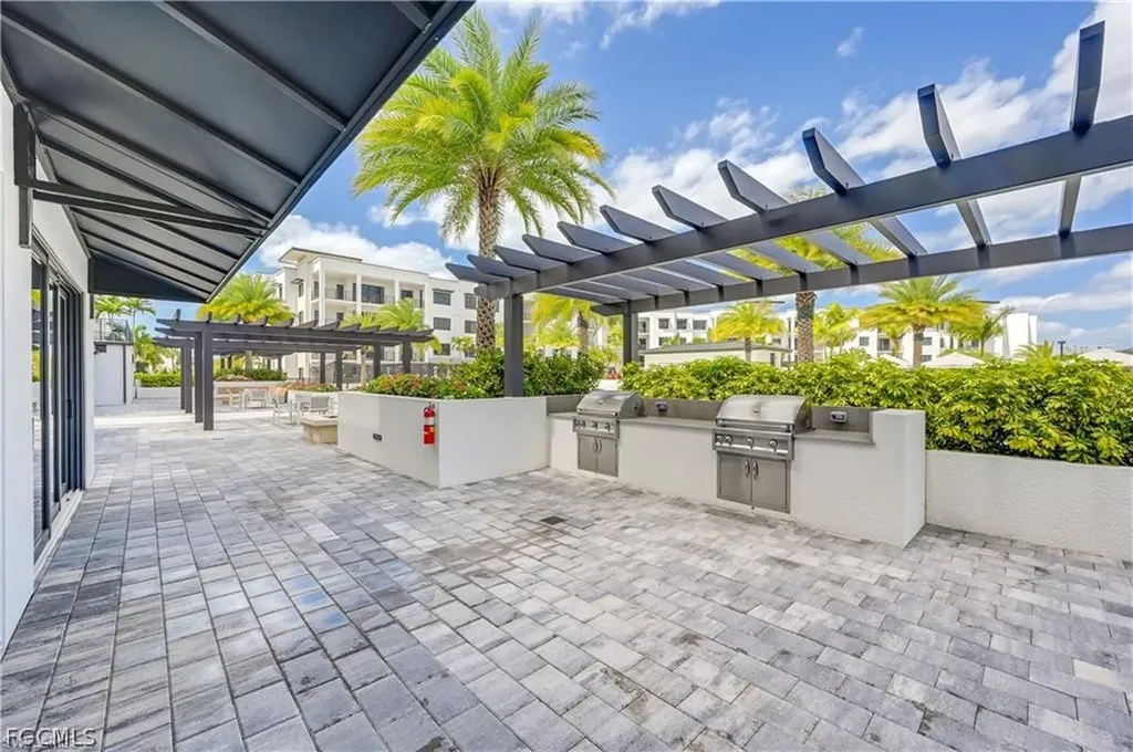 1125 Central Avenue Naples FL 34102