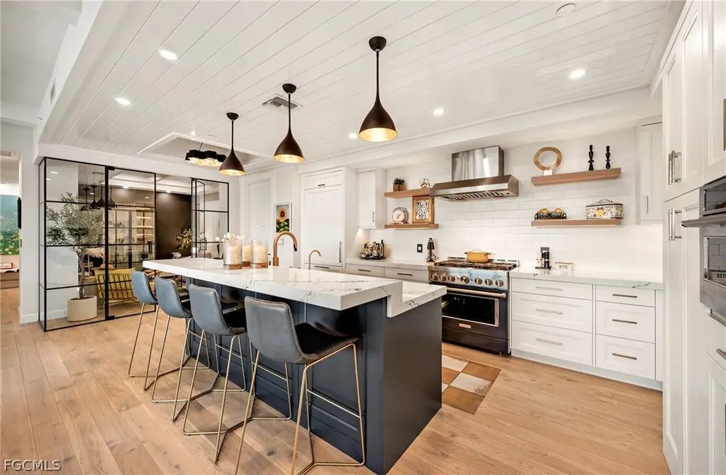 1125 Central Avenue Naples FL 34102
