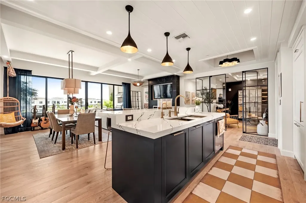 1125 Central Avenue Naples FL 34102