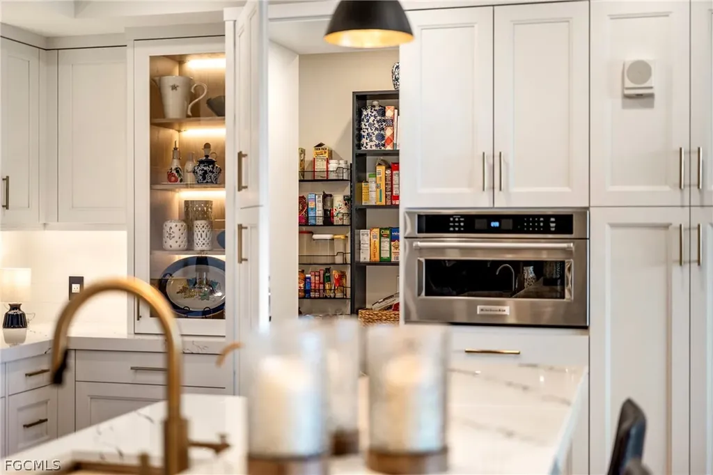 1125 Central Avenue Naples FL 34102