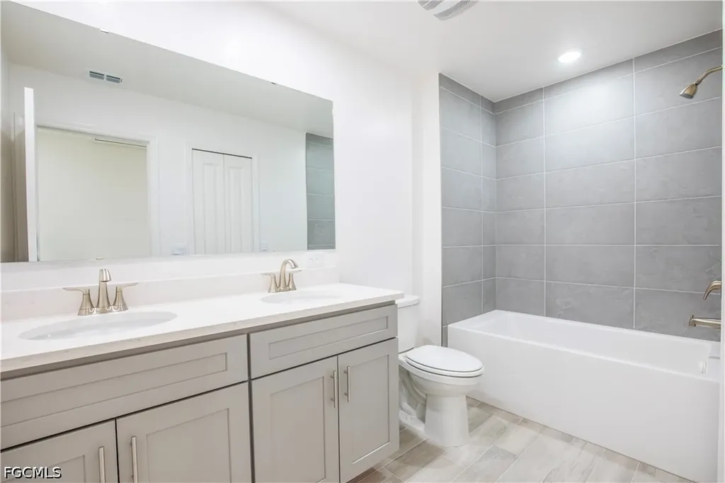 10534 Fountain Palm Circle Bokeelia FL 33922