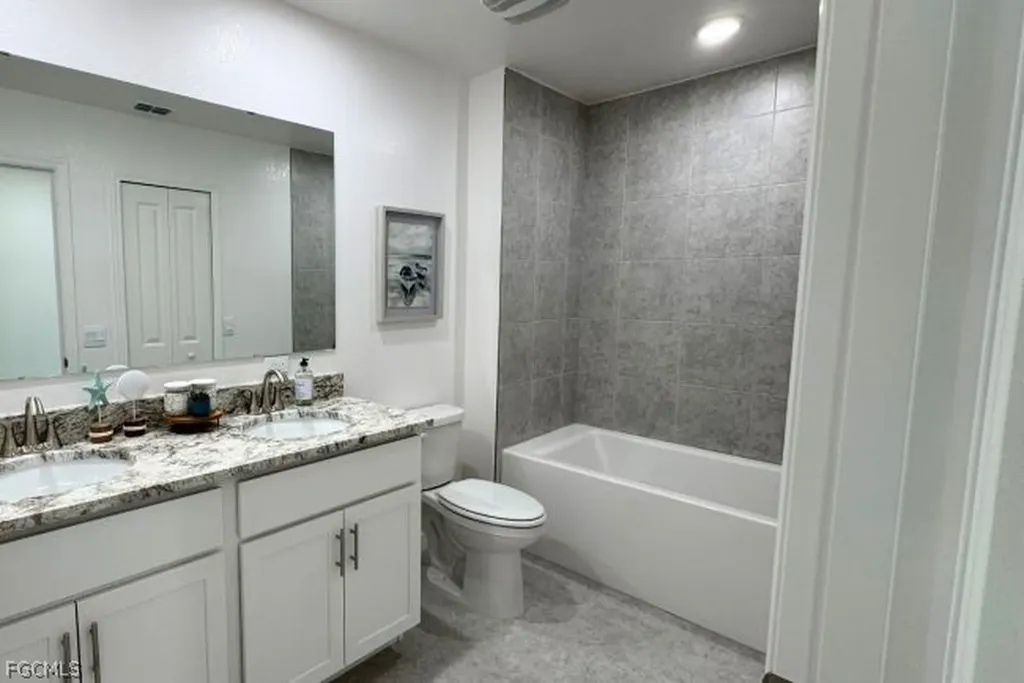 10534 Fountain Palm Circle Bokeelia FL 33922