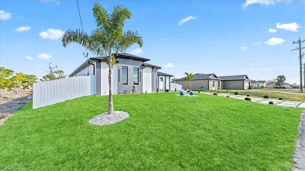 2711 Van Buren Parkway Cape Coral FL 33993