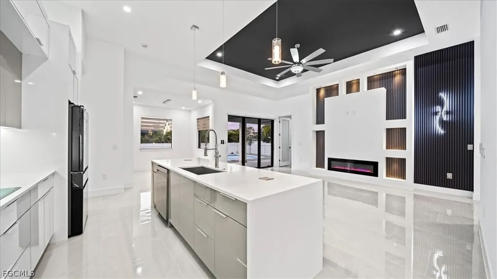 2711 Van Buren Parkway Cape Coral FL 33993