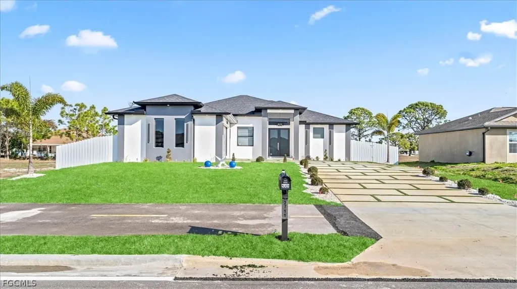 2711 Van Buren Parkway Cape Coral FL 33993
