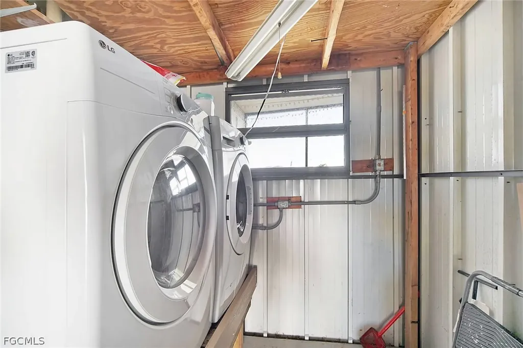 3070 Harpoon Lane St. James City FL 33956