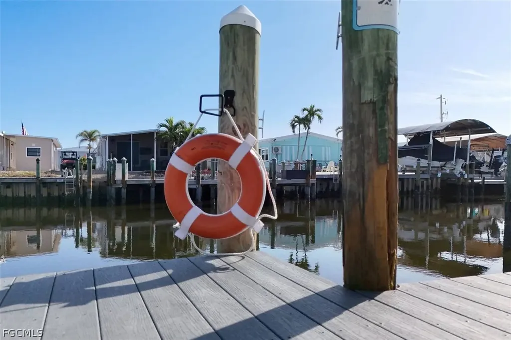 3070 Harpoon Lane St. James City FL 33956